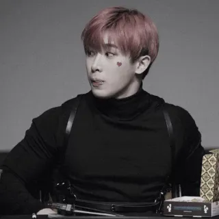 🌘 Wonho kpop, monstax, айдол, певец, сердце, эстетика telegram sticker