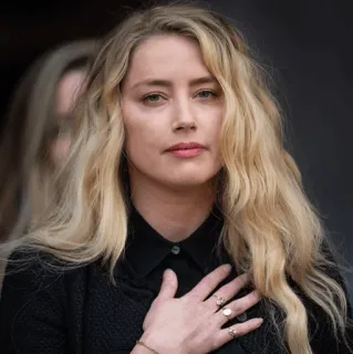 🎱 Amber Heard attrice, celebrità, ritratto, bionda, donna, persona whatsapp sticker
