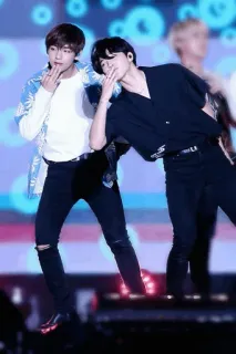 🎭 k-pop, muziek, dans, optreden, beroemdheid telegram sticker