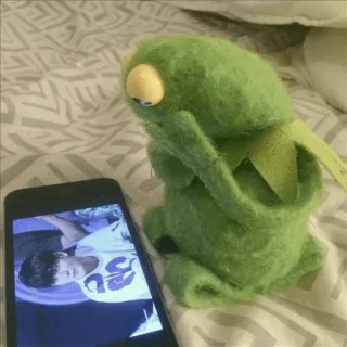 🤒 Kermit the Frog kermit, rana, burattino, telefono, meme, triste, muppets whatsapp sticker