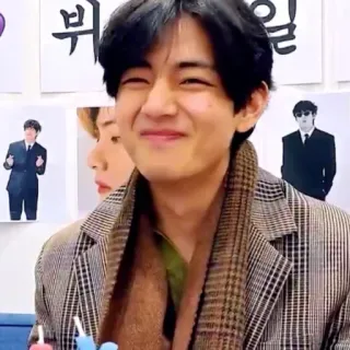 😆 V BTS, K-Pop, cantante, celebrità, idolo telegram sticker