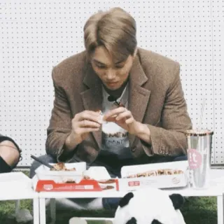 🥂 Kai k-pop, idol, singer, eating, snack, lunch, meal telegram sticker