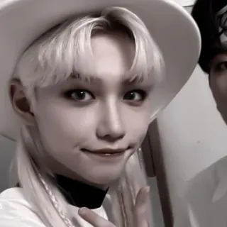 🧹 Felix kpop, felix, straykids, idol, cantor telegram sticker