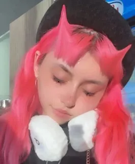 😴 girl, pink hair, headphones, horns, beret, portrait telegram sticker