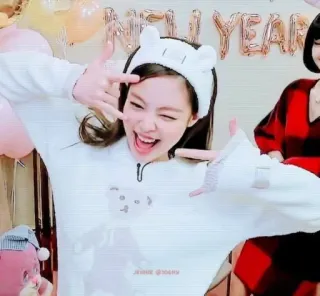 🤟 JENNIERUBY знаменитость, корейский, женщина, белый, милый, девушка, медведь whatsapp sticker