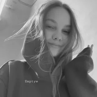 🥀 Emptwyw портрет, женщина, худи, в помещении, повседневный, стиль telegram sticker