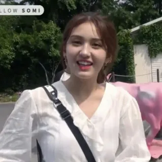 ✨ Somi YELLOW SOMI wanita, potret, K-pop, penyanyi, perempuan, kuning, Somi whatsapp sticker