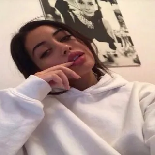 🌈 Frau, Selfie, Porträt, Mädchen, Hoodie, Person, Gesicht telegram sticker