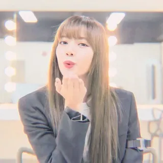🌸 Lisa kpop, певица, женщина, знаменитость, воздушный поцелуй telegram sticker