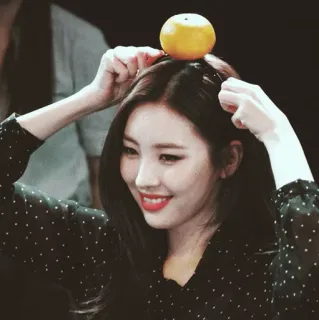 🕊 persona, mujer, sonriendo, naranja, fruta, cabeza, feliz telegram sticker