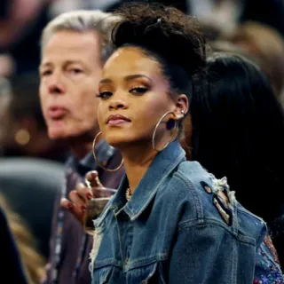 💸 Rihanna celebrity, singer, fashion, woman telegram sticker