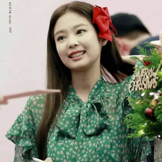 🕸 INTO BLACK 크리스마스, 크리스마스 트리, 리본, 인물 사진, 여자, 미소 telegram sticker