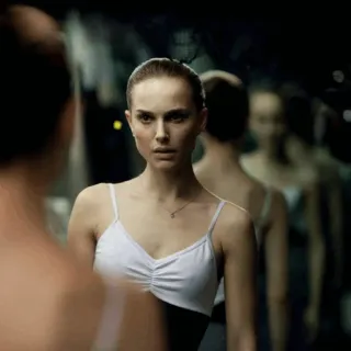 🔮 Nina Sayers Black Swan filme, ballet, bailarina, Natalie Portman, thriller psicológico telegram sticker