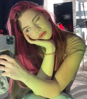 🌊 Frau, Selfie, pinke Haare, Porträt, Mädchen, Schönheit, weiblich telegram sticker