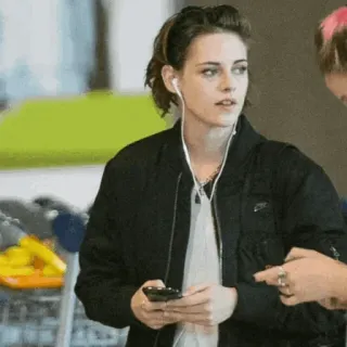 🤍 Kristen Stewart promi, schauspielerin, person, flughafen telegram sticker