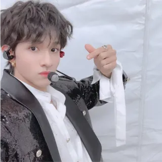 ❤️ maschio, K-pop, cuore con le dita, uomo, cantante telegram sticker