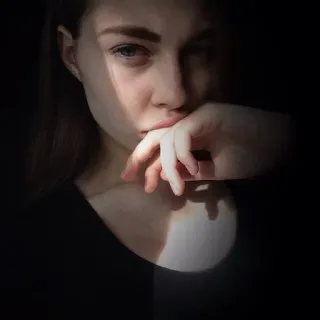 😏 woman, portrait, girl, face, shadow, light, eyes, hand telegram sticker