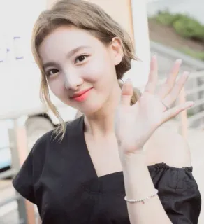 👋 Nayeon kpop, singer, woman, smile, wave, Nayeon telegram sticker