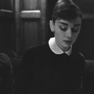 ➿ Audrey Hepburn Atriz, Preto e branco, Retrato, Clássico, Moda, Elegante, Ícone telegram sticker