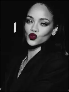 🥀 Rihanna Rihanna, cantora, celebridade, retrato, batom vermelho, preto e branco, moda telegram sticker