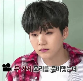 😐 두 가지 요리를 준비했는데 koreaans, koken, eten, man, portret telegram sticker