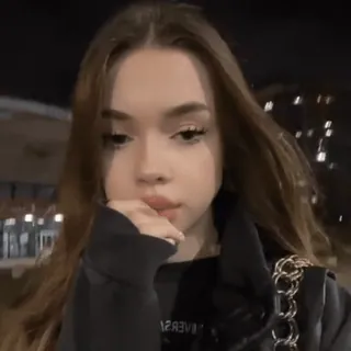 🧺 @wallgif girl, selfie, woman, brunette, aesthetic, portrait, photo telegram sticker
