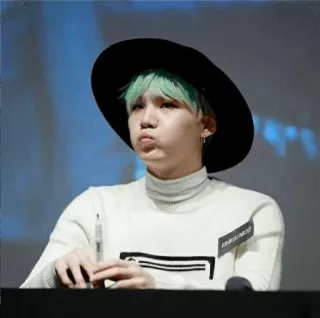 😕 Suga Suga, BTS, K-Pop, Chanteur, Idole, Célébrité telegram sticker