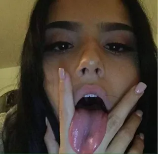 😝 mulher, língua, mão, lábios, dedos, rosto telegram sticker