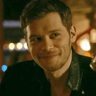 📰 Klaus Mikaelson The Vampire Diaries Klaus, Mikaelson, Vampire, Vampire Diaries, Sourire, Joyeux, Joseph Morgan telegram sticker
