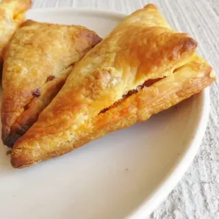 🍫 食物, 酥皮, 糕点, 零食, 三角形酥皮, 烘焙食品 telegram sticker