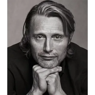 🥰 Mads Mikkelsen 俳優, ポートレート, 男性, 白黒, ハンサム telegram sticker