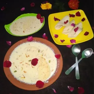 🍚 Essen, Dessert, Indisches Dessert, Süßigkeiten, Rosenblätter, Anrichten telegram sticker