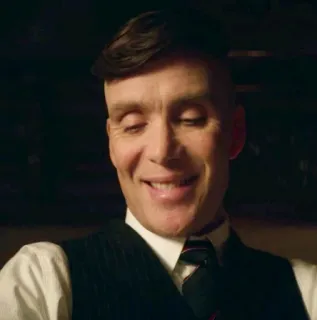 😅 Thomas Shelby Peaky Blinders Mann, Porträt, TV-Show, Grinsen, Anzug, Krawatte, Peaky Blinders, Thomas Shelby telegram sticker