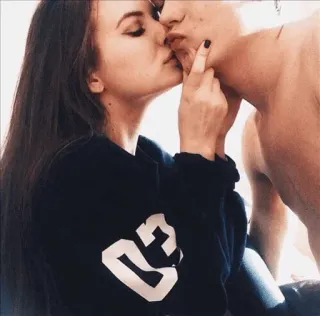 😘 kissing, romance, love, couple, affection, intimacy telegram sticker