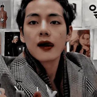 🫐 V kpop, música, cantante, ídolo, asiático telegram sticker