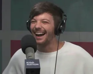 🐺 Louis Tomlinson หลุยส์ ทอมลินสัน, นักร้อง, One Direction, Kidd Nation, วิทยุ, หัวเราะ telegram sticker