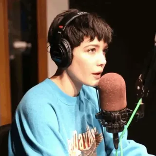 🕊 Halsey 歌手, 音乐家, 海尔希, 麦克风, 肖像, 人物 telegram sticker