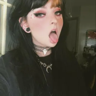 🍷 femme, portrait, langue, emo, gothique whatsapp sticker