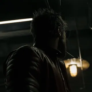 🚶‍♂ Tyler Durden Fight Club фильм, сигарета, Брэд Питт, мужчина, куртка, ночь whatsapp sticker
