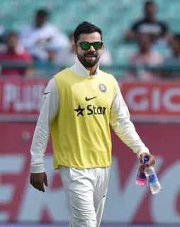 💧 Virat Kohli Virat Kohli, Jogador de críquete, Esportes, Atleta, Índia, Críquete, Jogador de críquete indiano whatsapp sticker