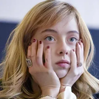 👩 mujer, retrato, pelo rubio, manos, cara telegram sticker