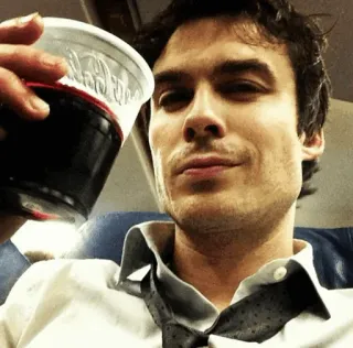 🍷 hombre, bebida, retrato, actor, celebridad, casual whatsapp sticker