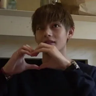 🕸 сердце, любовь, kpop, человек, мужчина, жест telegram sticker