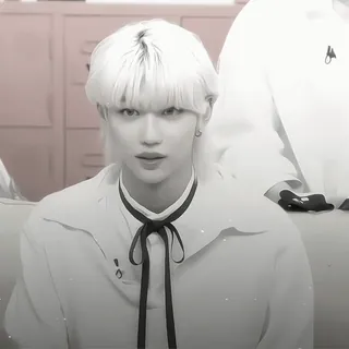 🌼 Felix Ídolo, Kpop, Pelo blanco, Felix, Stray Kids telegram sticker