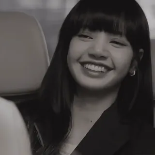 💀 Lisa Lisa, K-pop, ca sĩ, nụ cười, tóc đen, nữ, người nổi tiếng, Blackpink telegram sticker