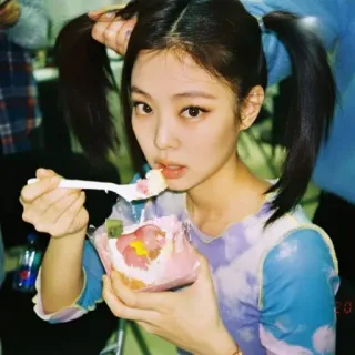 🥟 mulher, comendo bolo, rabos de cavalo, retrato, comida whatsapp sticker