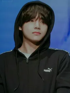 🎐 uomo, ritratto, kpop, cantante, puma, felpa whatsapp sticker