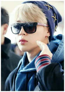 🍁 Jimin Jimin, BTS, K-pop, Pop coreano, Occhiali da sole, Berretto, Moda, Celebrità telegram sticker