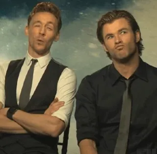 😏 Loki Marvel Cinematic Universe Loki, Tom Hiddleston, Chris Hemsworth, Thor, Marvel, MCU, Atores, Engraçado telegram sticker