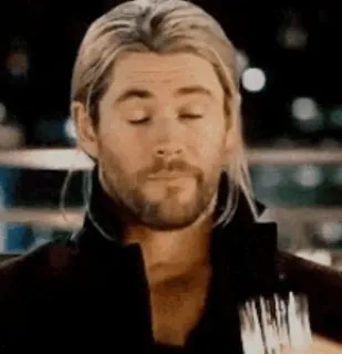 😌 Thor Thor, Marvel, Chris Hemsworth, mangiare, divertente, meme telegram sticker